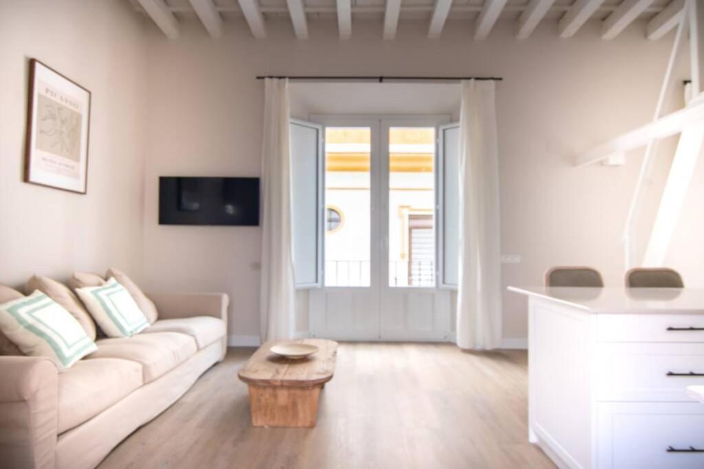 Апартаменты G12 Trendy And Comfy Bright Loft Meters From Bullring And Trianas Bridge, Galera Street Севилья Экстерьер фото